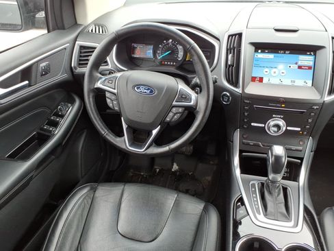 Used 2018 Ford Edge Titanium image 17