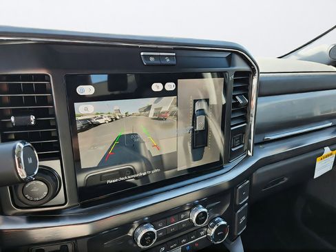 New 2026 Ford F250 Lariat w/ Black Appearance Package AWD/4WD image 18