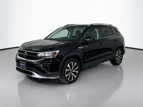 Certified 2023 Volkswagen Taos SE AWD/4WD image 1