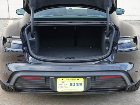 Used 2022 Porsche Taycan RWD image 10