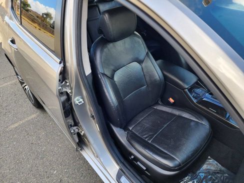 Used 2014 Kia Cadenza Premium image 16