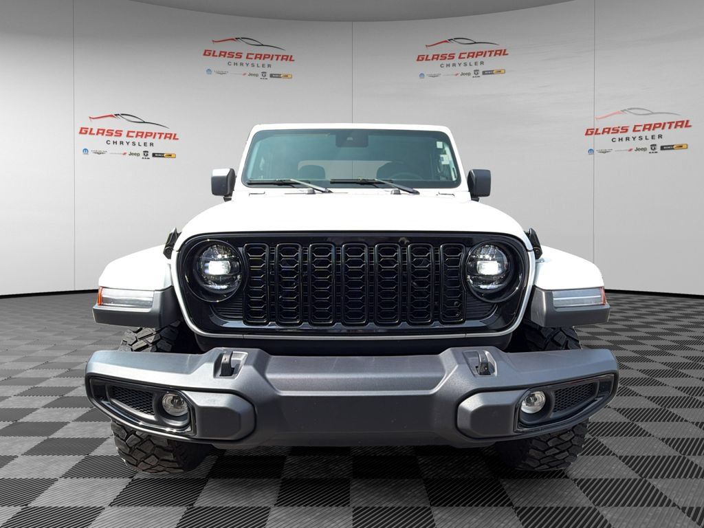 Used 2025 Jeep Gladiator Sport AWD/4WD image 2