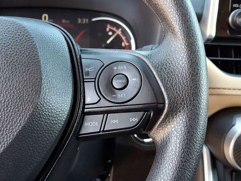 Used 2025 Toyota RAV4 XLE image 25