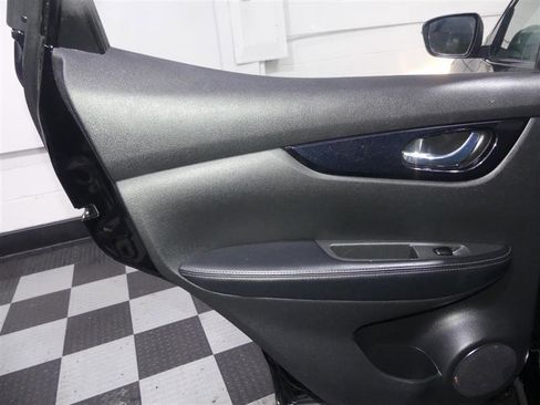 Used 2018 Nissan Rogue Sport SV w/ SV All-Weather Package image 24