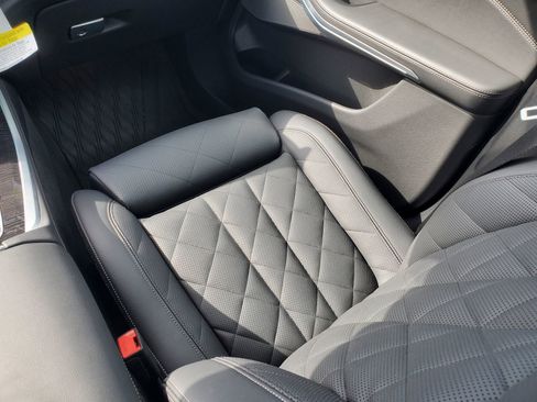 Used 2025 BMW X5 sDrive40i w/ M Sport Package image 16