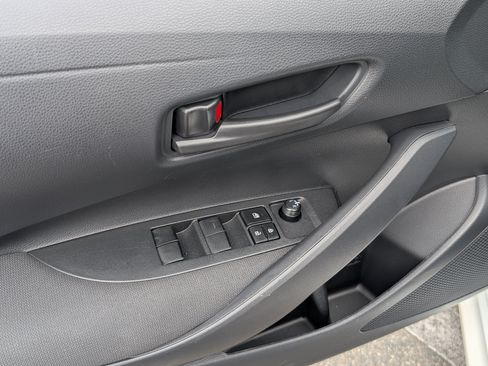 Used 2026 Toyota Corolla LE FWD image 15