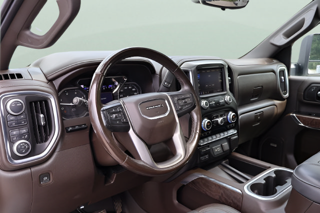 Used 2020 GMC Sierra 3500 Denali w/ Denali Ultimate Package AWD/4WD image 10