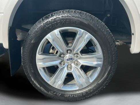 Used 2017 Ford F150 Platinum w/ Equipment Group 701A Luxury AWD/4WD image 37