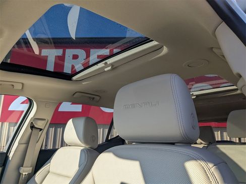 Certified 2023 GMC Acadia Denali w/ Denali Ultimate Package image 21