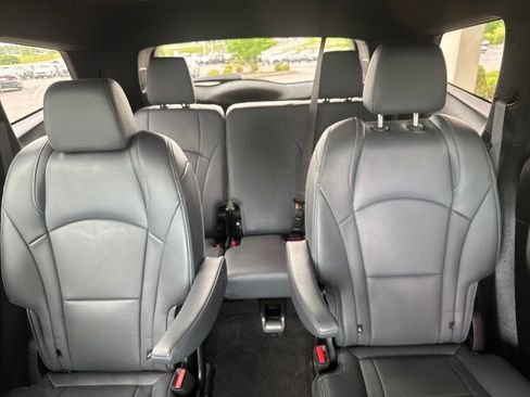 Used 2024 Buick Enclave Premium AWD/4WD image 7