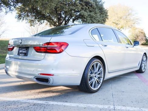 Used 2019 BMW 740i w/ Executive Package image 7