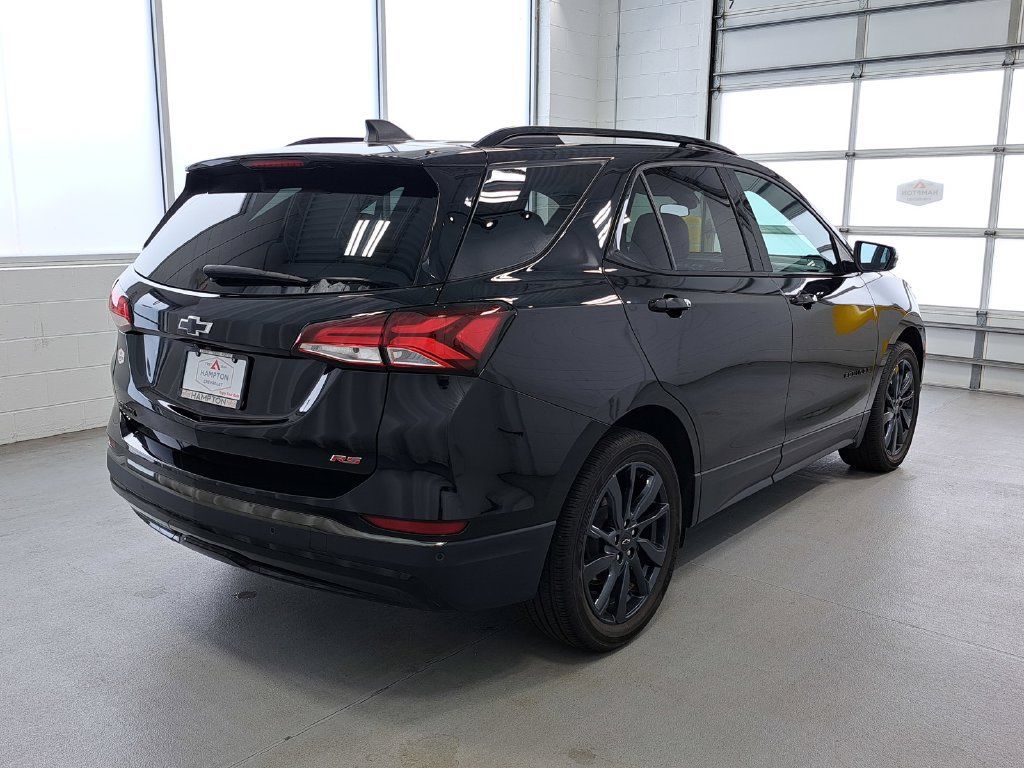 Used 2023 Chevrolet Equinox RS w/ RS Leather Package FWD image 5