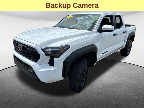 Certified 2025 Toyota Tacoma TRD Off-Road AWD/4WD image 6