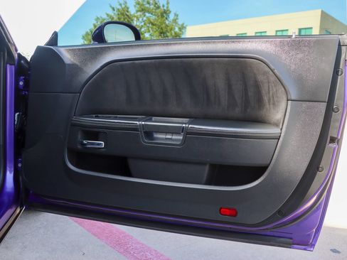 Used 2013 Dodge Challenger SRT8 w/ Harman Kardon Audio Group RWD image 10