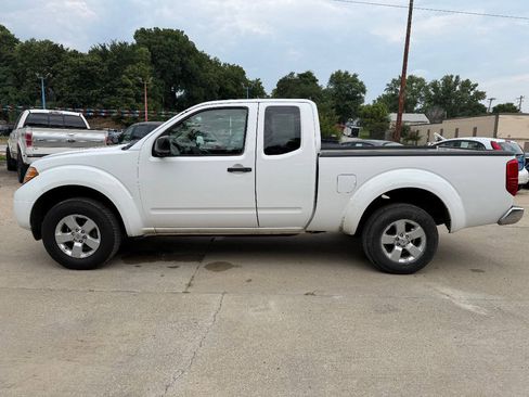 Used 2012 Nissan Frontier SV RWD image 4