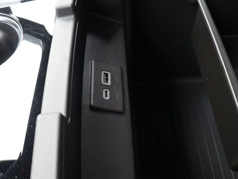 New 2026 Chevrolet Suburban LS image 30