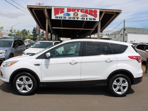 Used 2015 Ford Escape SE FWD image 3