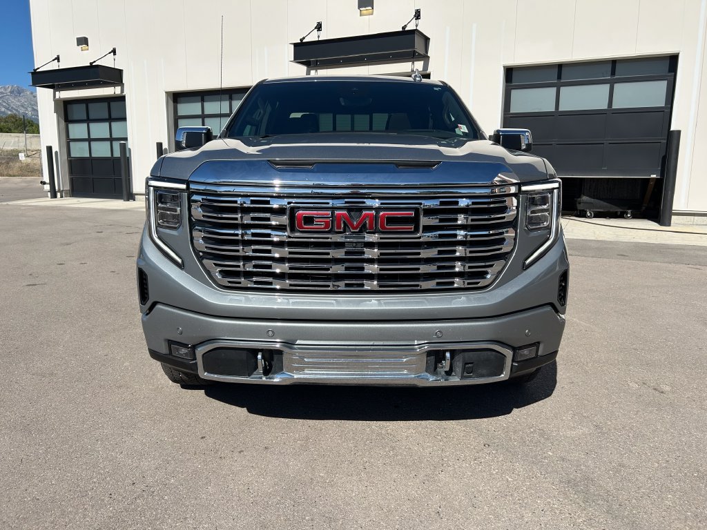 Used 2024 GMC Sierra 1500 Denali w/ Denali Reserve Package AWD/4WD image 5