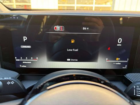 New 2026 Nissan Kicks SR w/ Illumination Package FWD image 12