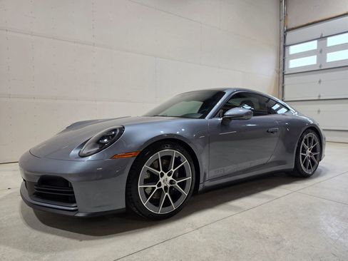 Used 2025 Porsche 911 Carrera T RWD image 5