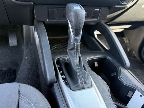 Used 2022 Nissan Frontier SV image 15