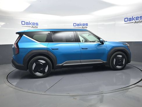 New 2026 Kia EV9 Wind AWD/4WD image 8