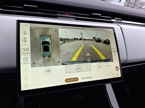 New 2026 Land Rover Range Rover Sport Dynamic SE image 10