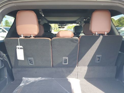 New 2025 Lincoln Navigator Reserve image 5