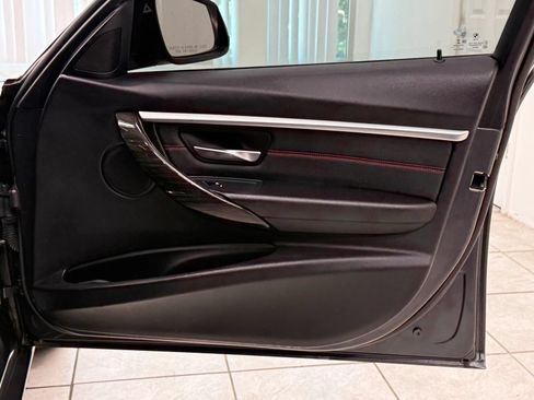 Used 2018 BMW 330i xDrive Sedan AWD/4WD image 18