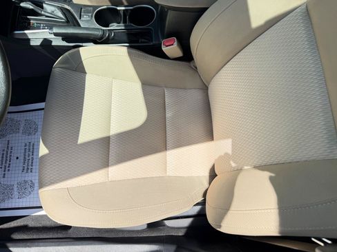 Used 2015 Toyota Corolla LE FWD image 14