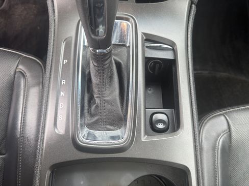 Used 2013 Lincoln MKS AWD image 37