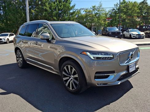 Used 2022 Volvo XC90 T6 Inscription w/ Climate Package AWD/4WD image 3