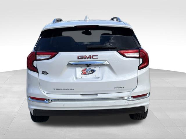 Certified 2022 GMC Terrain Denali w/ Denali Premium Package AWD/4WD image 4