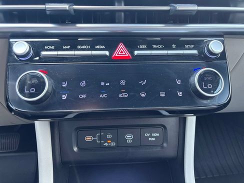 Used 2025 Hyundai Tucson Limited AWD/4WD image 28