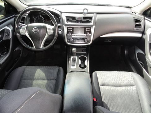 Used 2017 Nissan Altima 2.5 SV FWD image 6