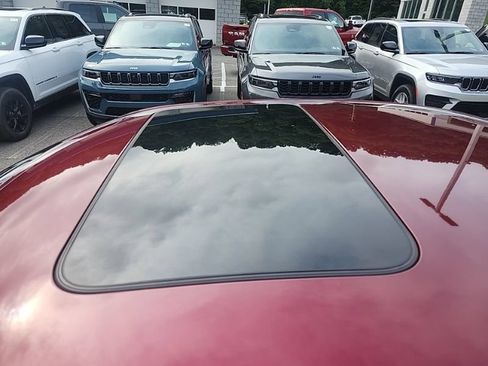 Used 2018 Dodge Charger GT AWD/4WD image 9
