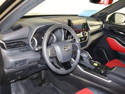Used 2021 Toyota Highlander XSE image 39
