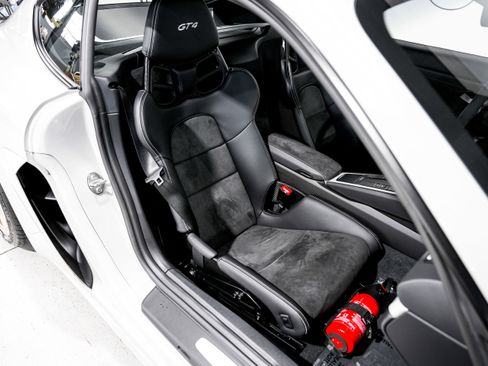 Used 2021 Porsche 718 Cayman GT4 image 25