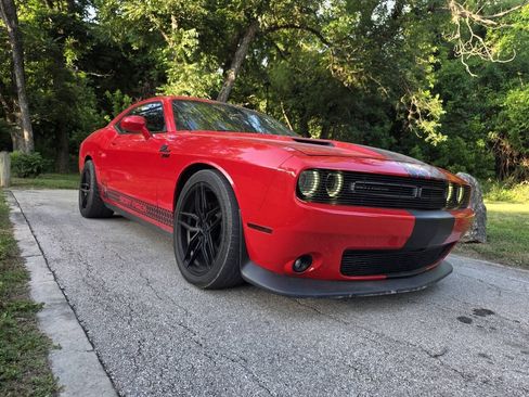 Used 2016 Dodge Challenger R/T Scat Pack RWD image 28
