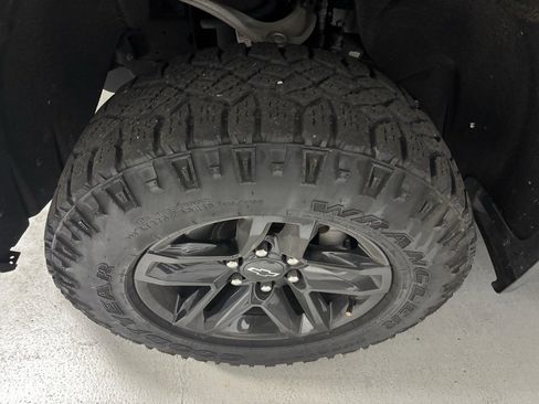 Used 2020 Chevrolet Silverado 1500 Custom Trail Boss w/ Custom Convenience Package image 6