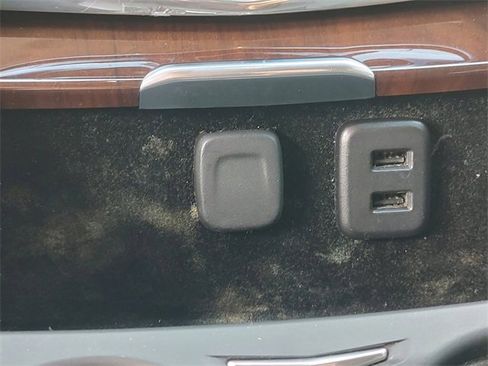 Used 2018 Cadillac Escalade ESV Luxury image 20