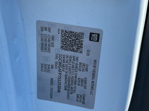 Used 2025 Chevrolet Express 2500 w/ Driver Convenience Package RWD image 51