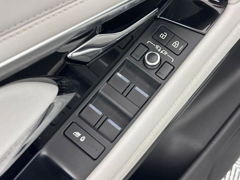 Used 2021 Land Rover Range Rover Evoque S image 22