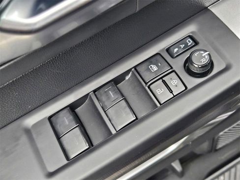 Used 2022 Toyota Tundra Platinum w/ Advanced Package image 21