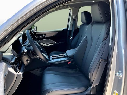 Certified 2025 Acura MDX SH-AWD image 8