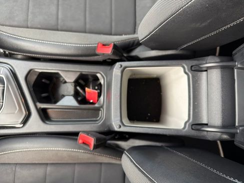 Used 2023 Volkswagen Taos SE image 25