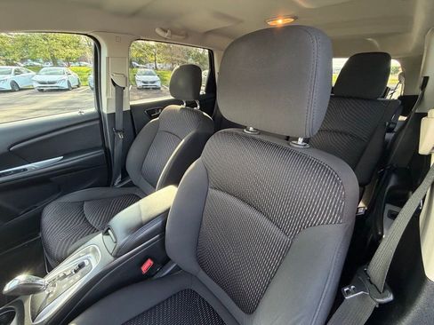 Used 2018 Dodge Journey SE FWD image 7