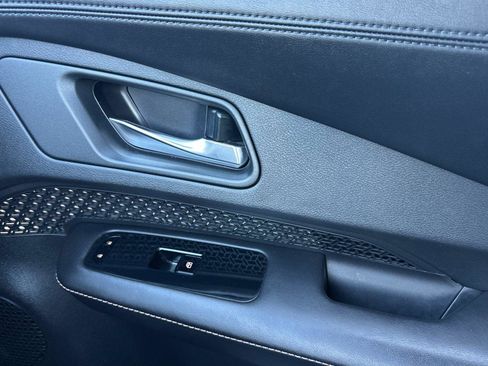 Used 2023 Nissan Ariya AWD image 19