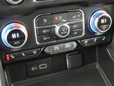 Used 2022 GMC Yukon XL SLT w/ SLT Luxury Package image 28