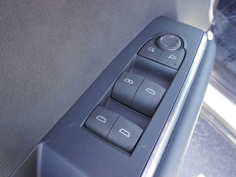 New 2025 GMC Acadia Elevation image 16